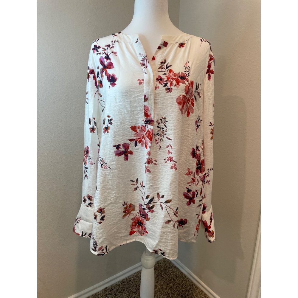J Jill White Floral 1/4 Button Long Sleeve Crushed Look Blouse